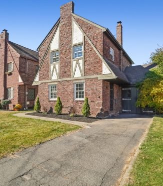 36 Windsor Road in Clifton